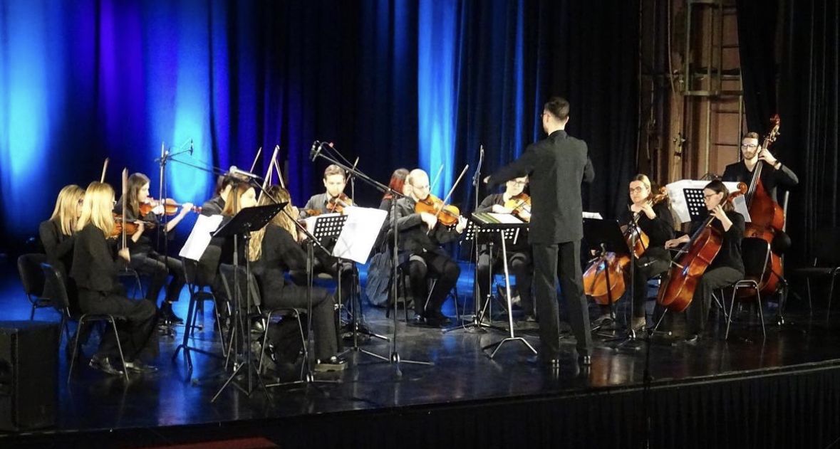 Koncert Sarajevskog gradskog orkestra u subotu, 16. septembra na pozorišnom Trgu Susan Sontag