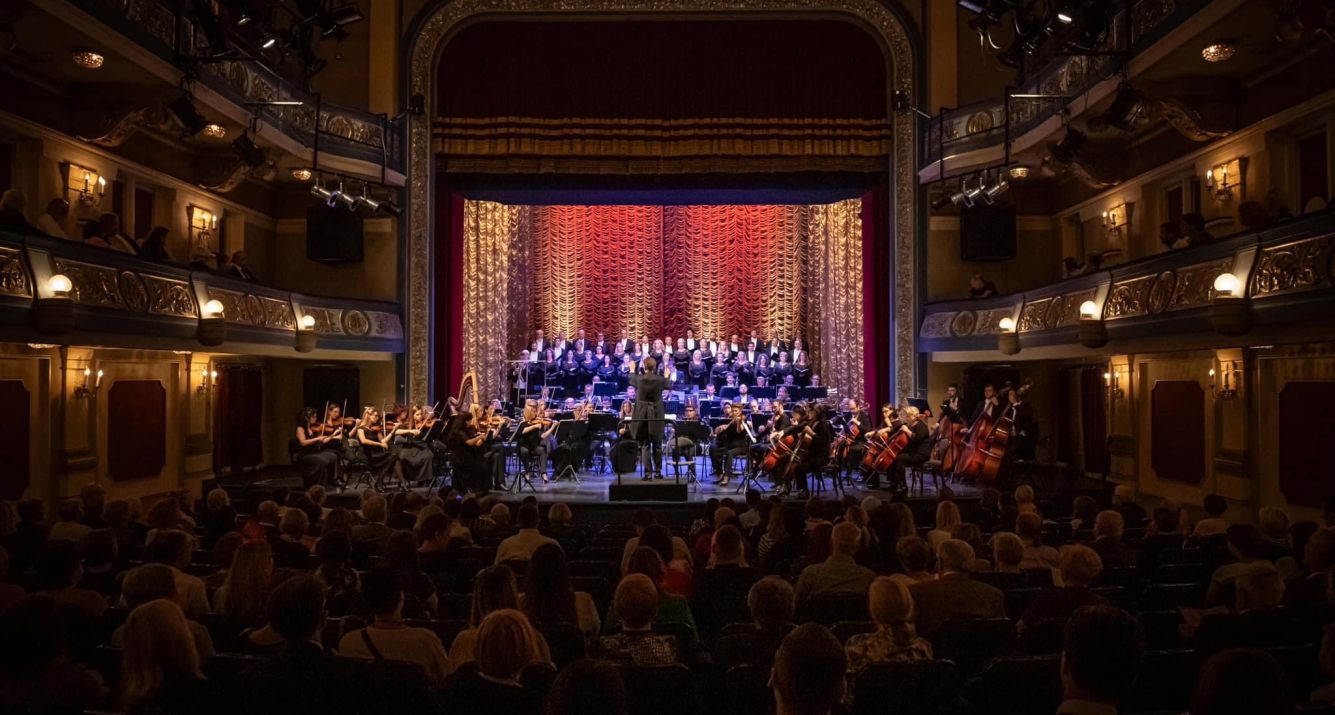 U prepunoj sali NPS održan “Gala koncert” u izvedbi solista i hora Opere