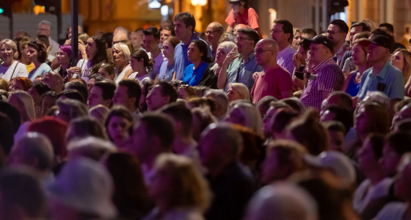 Kultura na ulice 2024!: Na Pozorišnom trgu Susan Sontag izveden spektakularan koncert Sarajevo Big Banda