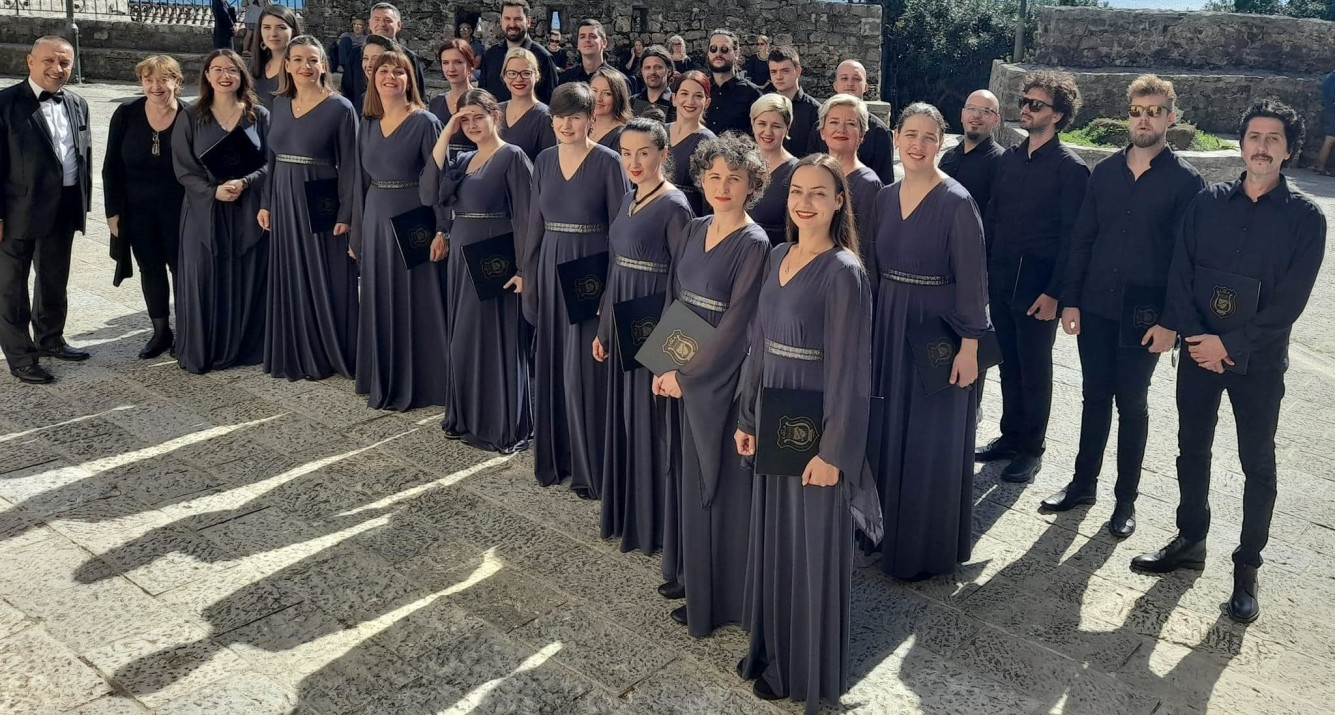 „Kultura na ulice 2025!“: U ponedjeljak koncert Kamernog mješovitog hora KUD "LOLA"