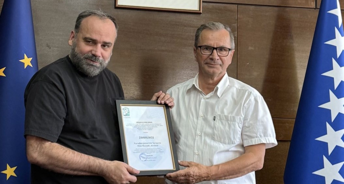 Direktoru Dini Mustafiću i Narodnom pozorištu Sarajevo dodijeljena zahvalnica za podršku u organizaciji obilježavanja godišnjice genocida u Srebrenici