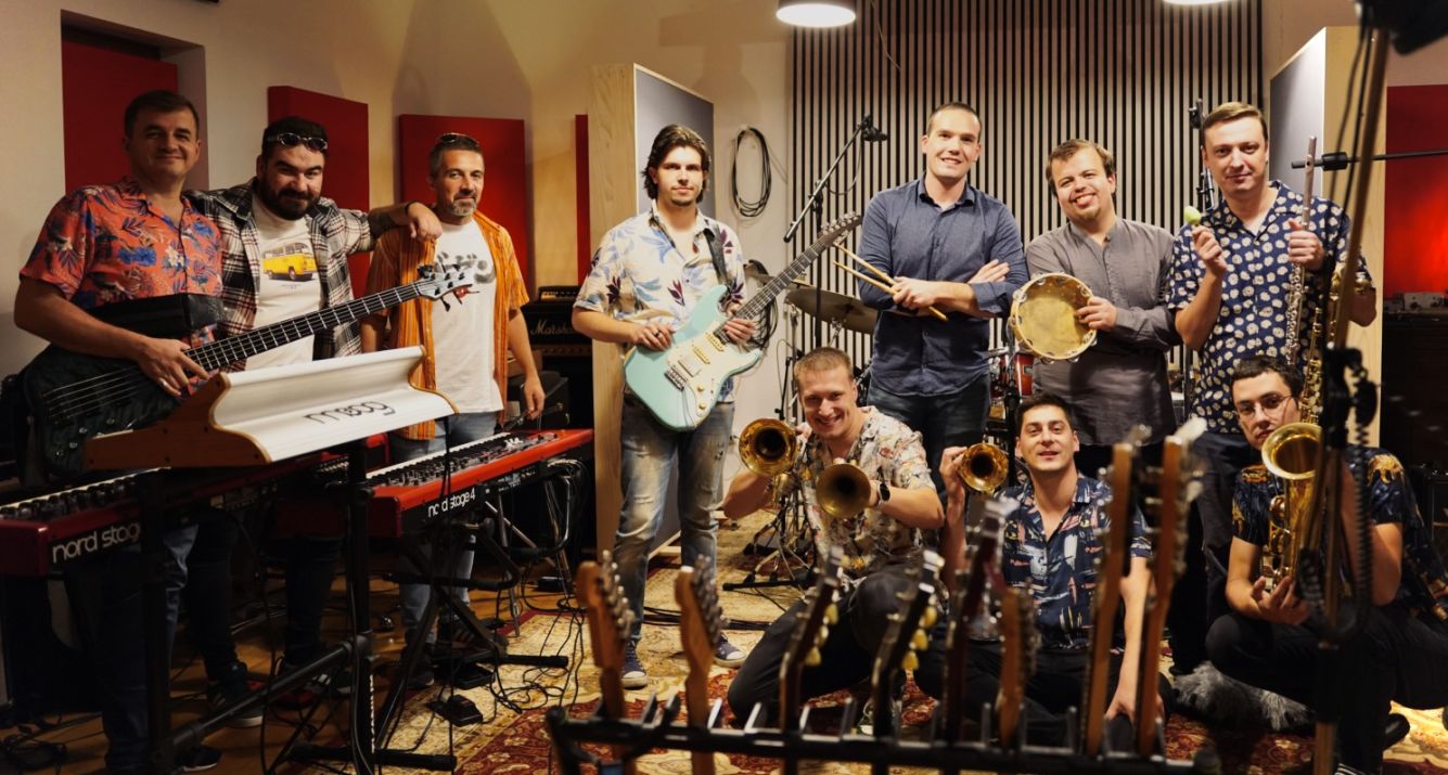Spektakularan jazz koncert banda „The Groove Society“ 7. jula na Pozorišnom Trgu Susan Sontag