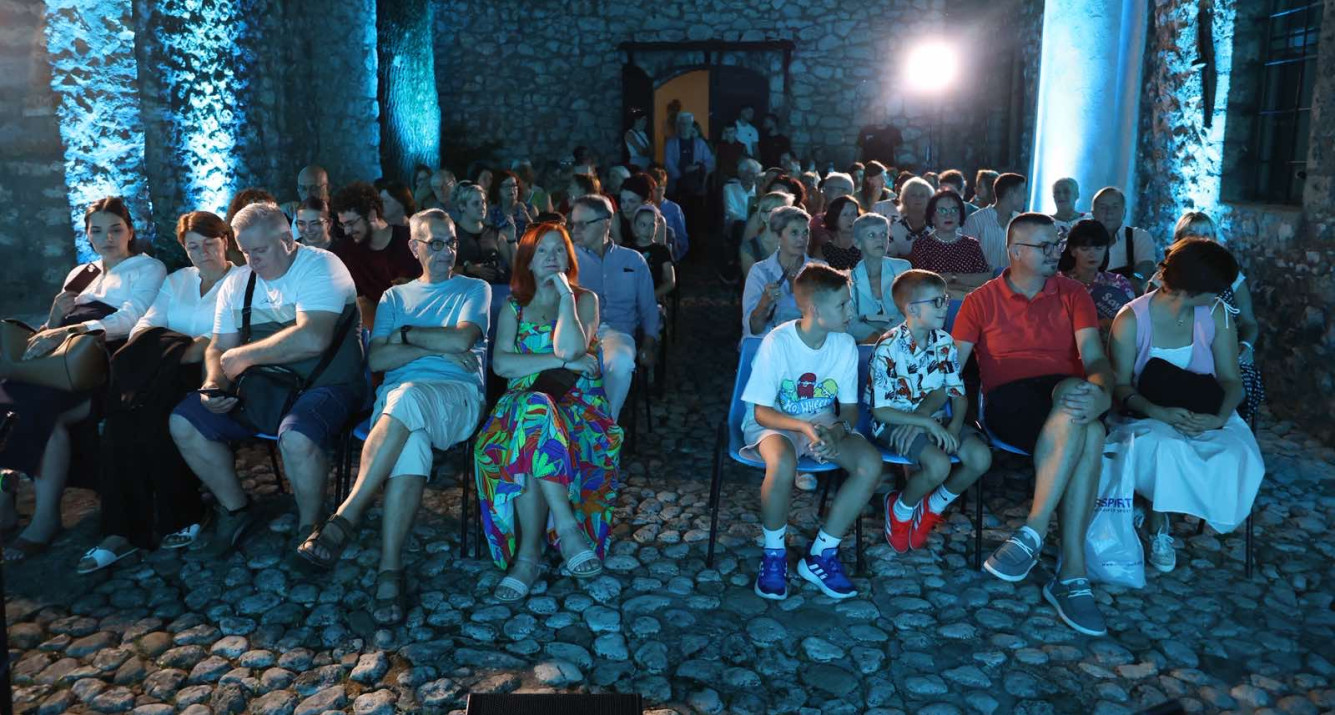 Izveden  koncert na harmonici Azmira Halilovića u Velikoj avliji Laure Papo Bohorete
