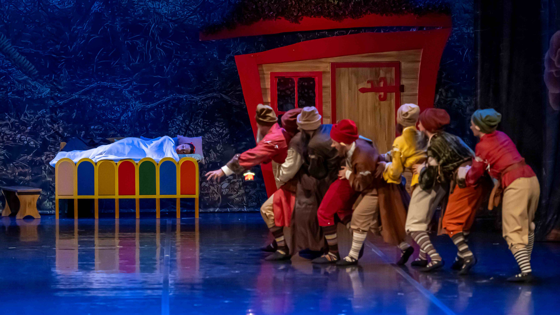 Snjeguljica i sedam patuljaka